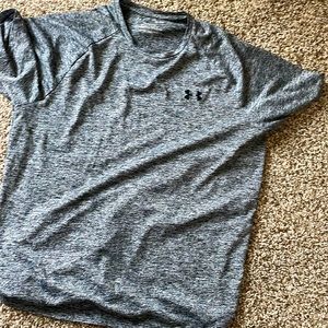 Under Armour T-shirt